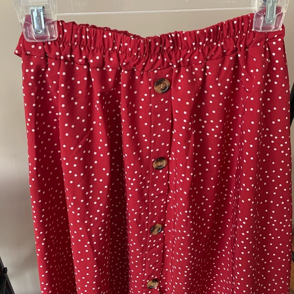 red and white polka-dot skirt. - Picture 3 of 4